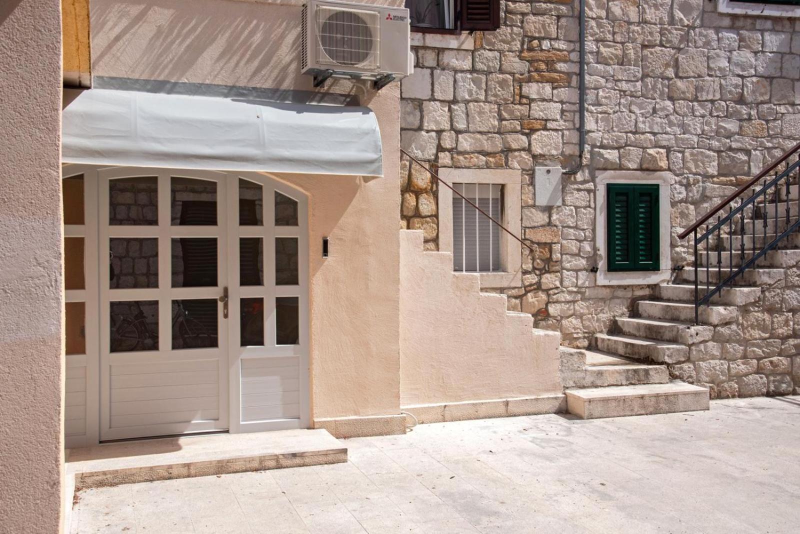 Petite Haven Apartment Split Ngoại thất bức ảnh