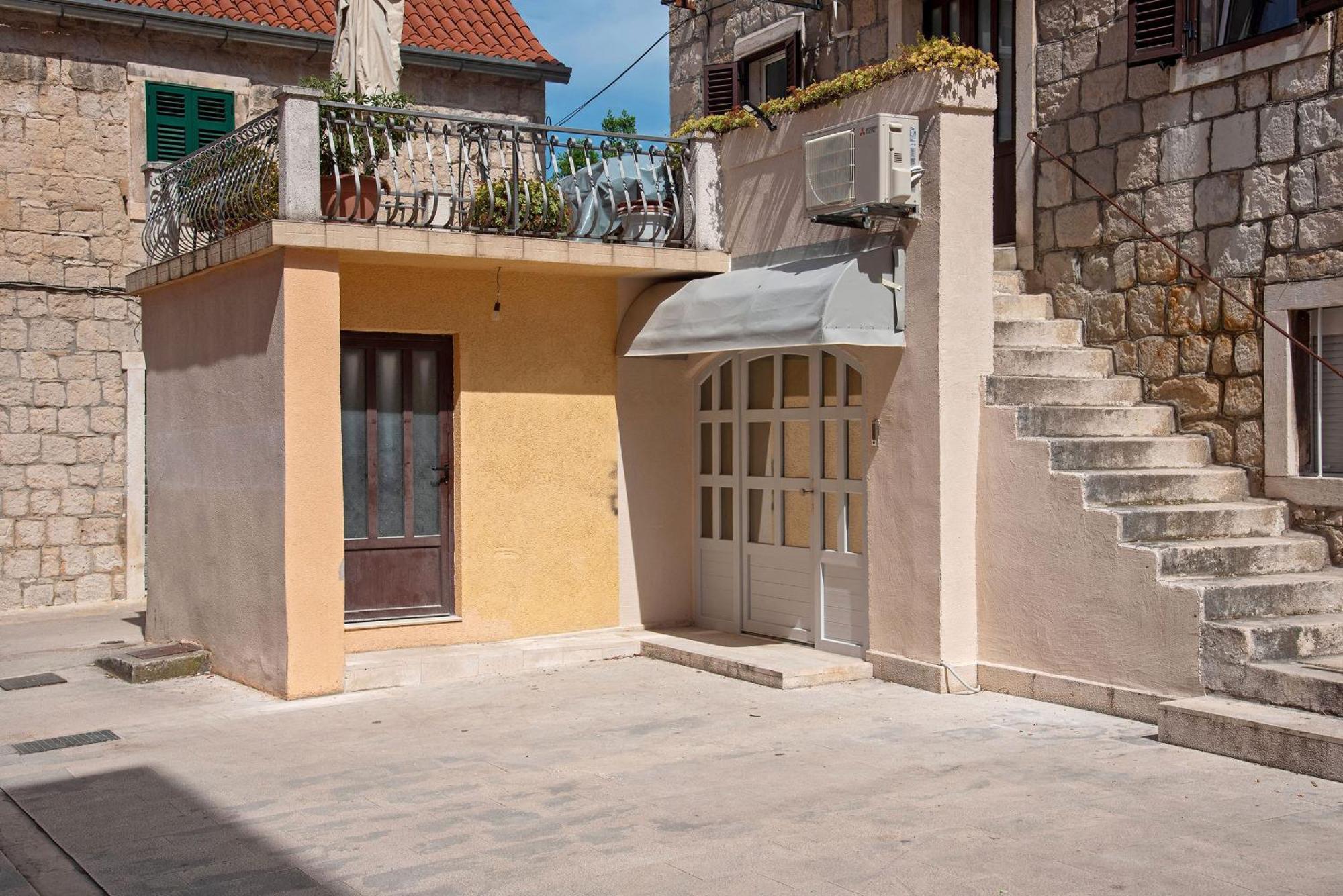 Petite Haven Apartment Split Ngoại thất bức ảnh