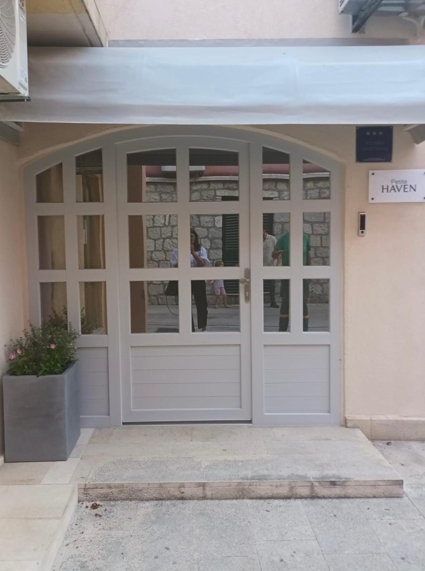 Petite Haven Apartment Split Ngoại thất bức ảnh
